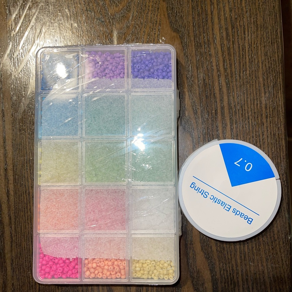 Box of beads for jewelry making - Picture 3 of 3